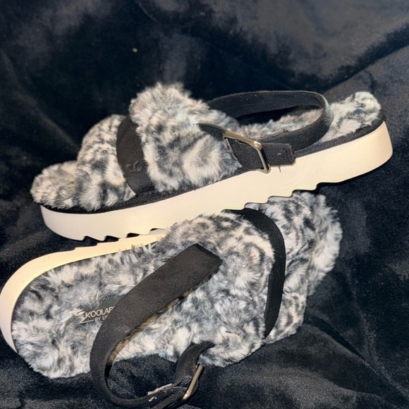 Koolaburra By UGG Fuzzed Out Cheetah Womens Size 9 Black White Slide Sandals - Picture 12 of 15